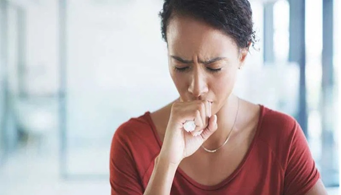 Dry Cough: सूखी खांसी ने बुरा कर दिया है हाल, यहाँ जानिए कैसे मिलेगा आराम