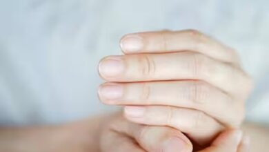 Health Tips: नाखूनों में होने वाले बदलाव हो सकते हैं इन गंभीर बीमारियों के संकेत