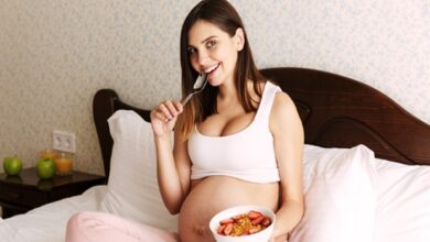 Pregnancy: प्रेगनेंसी के दौरान इन चीजों से नहीं किया परहेज तो मां-बच्चे की सेहत पर पड़ सकता है बुरा असर