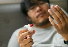 Vitamin K: मसूड़ों से खून आना और नीले निशान पड़ना है खतरे की घंटी, इस खास विटामिन की हो रही कमी