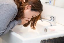 Vomiting: बिना वजह उल्टी क्यों होती है? जानिए मौसम बदलाव और वायरल इंफेक्शन में अंतर