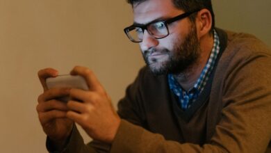 Premature Ageing: ज्यादा बैठना स्मोकिंग जितना खतरनाक! जानें वेआदतें जो समय से पहले बना रहीं बूढ़ा