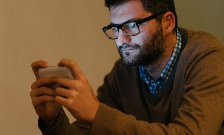 Premature Ageing: ज्यादा बैठना स्मोकिंग जितना खतरनाक! जानें वेआदतें जो समय से पहले बना रहीं बूढ़ा