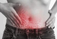 Colon Cancer Symptoms: युवा हैं और शरीर में दिख रहे ये 5 लक्षण तो हो जाएं अलर्ट!