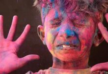 Holi Ear Care: कान में चला जाए होली का रंग तो भूलकर भी न करें ये गलती, ऐसे पाएं राहत