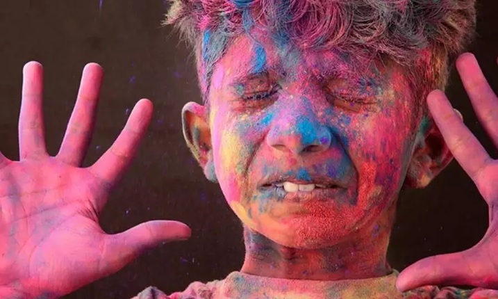 Holi Ear Care: कान में चला जाए होली का रंग तो भूलकर भी न करें ये गलती, ऐसे पाएं राहत