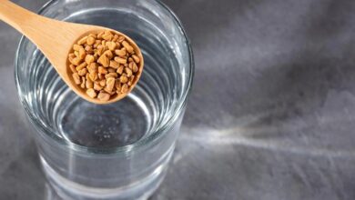 Gut Health: 15 दिनों तक खाली पेट मेथी का पानी पिएं, दिखने लगेगा इसका असर
