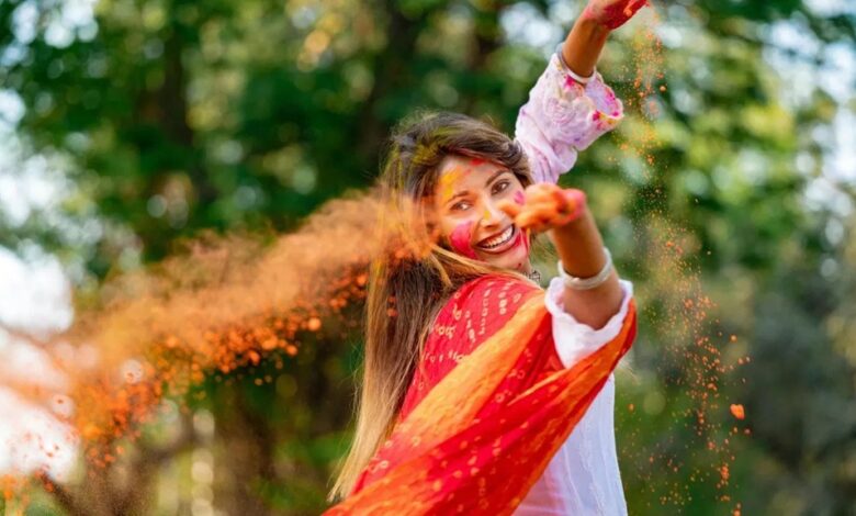 Holi 2026: होली पर स्किन को रखना है सुरक्षित, प्री और पोस्ट होली के जरूरी टिप्स जानिए
