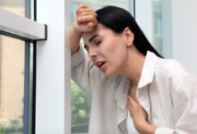 Breathlessness: सिर्फ थकान नहीं है सांस फूलना, सीढ़ियां चढ़ते समय इन बातों पर दें ध्यान