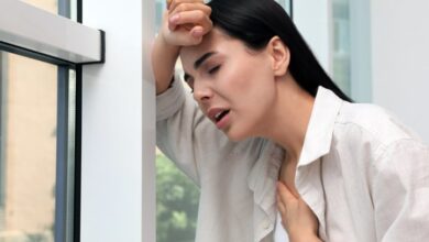 Breathlessness: सिर्फ थकान नहीं है सांस फूलना, सीढ़ियां चढ़ते समय इन बातों पर दें ध्यान