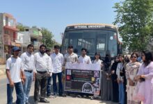 Lucknow: विकास नगर अग्नि-प्रभावित बस्ती में इंटीग्रल विश्वविद्यालय ने पहुँचाई राहत