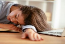 Health Tips: लंच के बाद सवार हो जाती है सुस्ती, हल्के में न लीजिए ये लक्षण