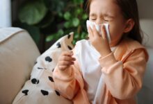 Cough in Kids: छोटे बच्चों की खांसी हो सकती है इस खतरनाक बीमारी का संकेत