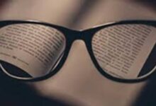 Eye Check-UP: एकदम पास बैठकर टीवी देखता है बच्चा, घर पर ही करें उसका आई टेस्ट