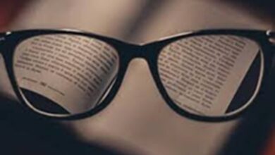 Eye Check-UP: एकदम पास बैठकर टीवी देखता है बच्चा, घर पर ही करें उसका आई टेस्ट