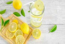 Lemon Water: नींबू पानी नहीं है साधारण, जानिए कब और कैसे करना चाहिए इस नेचुरल ड्रिंक का सेवन?