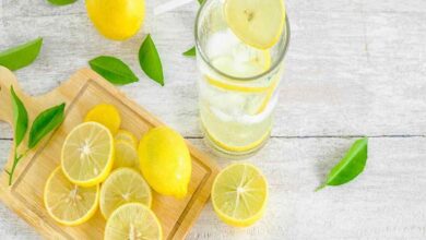 Lemon Water: नींबू पानी नहीं है साधारण, जानिए कब और कैसे करना चाहिए इस नेचुरल ड्रिंक का सेवन?
