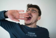 Excessive Yawning Causes: बार-बार आ रही है जम्हाई, जानें किन-किन बीमारियों का खतरा?