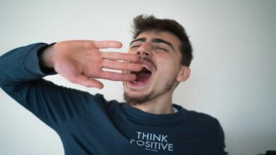 Excessive Yawning Causes: बार-बार आ रही है जम्हाई, जानें किन-किन बीमारियों का खतरा?
