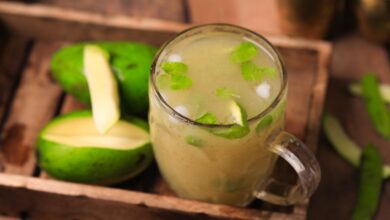 Aam Panna: क्या हर किसी के लिए फायदेमंद है आम पन्ना? जानिए किन लोगों को बरतनी चाहिए सावधानी