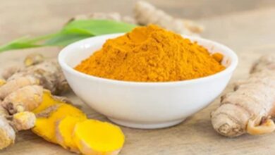 Turmeric: गुणों की खान है कच्ची हल्दी, इसके सेवन से कम हो जाएगा कई बड़ी बीमारियों का खतरा