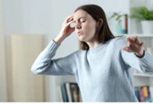 Iron Deficiency: शरीर में खून की है कमी? इन चीजों से तुरंत बना लें दूरी