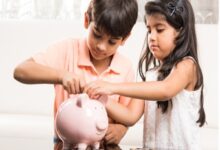 Children Education: बच्चों को बचपन से सिखाएं बचत का ये फॉर्मूला, नहीं करेंगे फिजूलखर्ची
