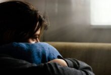 Loneliness: अकेलापन आपके शरीर को बना सकता है बीमार, जानें क्यों है Loneliness खतरनाक?