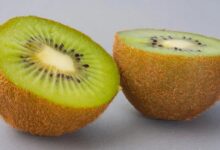 Health Tips: रात में सोने से पहले दो कीवी खाएं, मिलेंगे कई फायदे