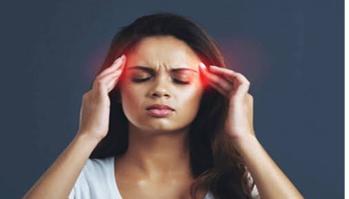 Migraine: महिलाओं को ही ज्यादा क्यों होता है सिरदर्द, जाने कारण और बचाव