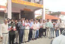 Barabanki News: यूथ फार्मेसिस्ट फेडरेशन के अध्यक्ष के जन्मदिन पर 16 यूनिट रक्तदान