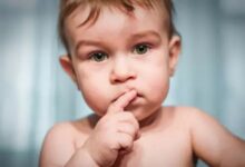 Developmental Delay in Kids: बच्चा देर से बोल रहा, Eye Contact भी कम? न करें नजरअंदाज