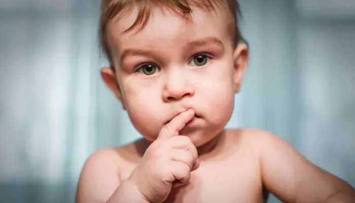 Developmental Delay in Kids: बच्चा देर से बोल रहा, Eye Contact भी कम? न करें नजरअंदाज