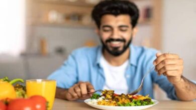 Health Tips: बार-बार खाने वालों को सीख, शरीर की प्राकृतिक सफाई कैसे करें
